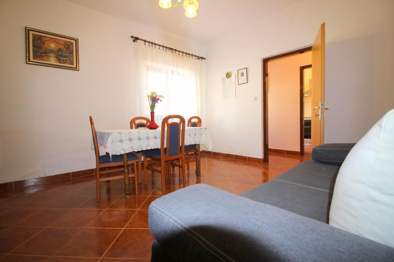 Apartment Liliana Near Beach โปเรช ภายนอก รูปภาพ